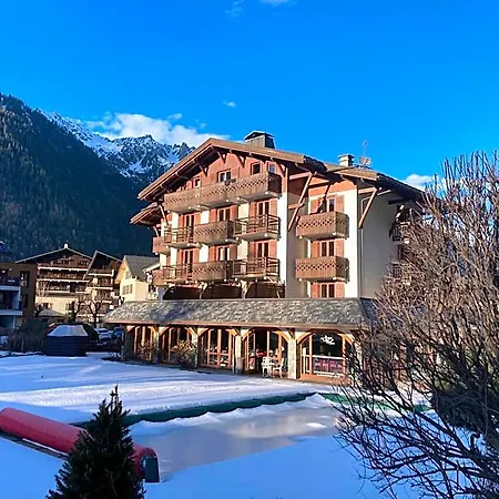 Oustalet Hotel 3*
