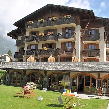 Oustalet Hotel 3*
