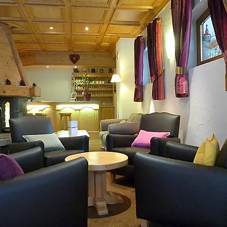Oustalet Hotel 3*
