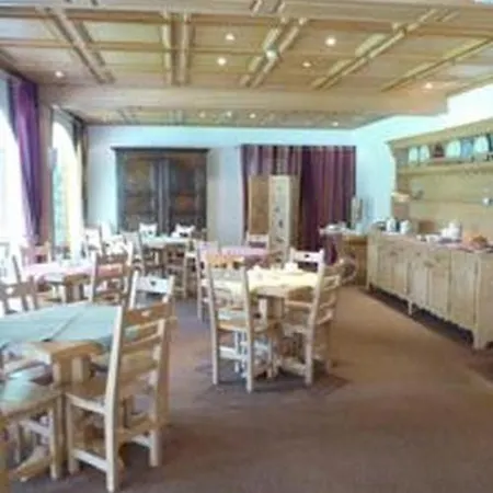 Otel Oustalet 3*
