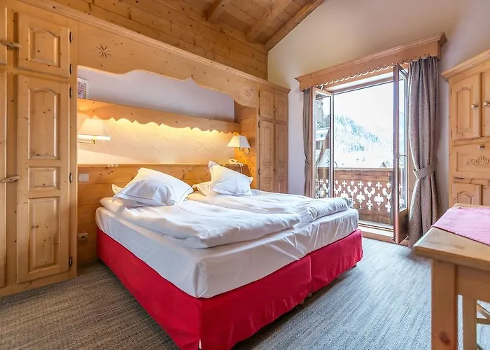 奥斯塔雷酒店 3*