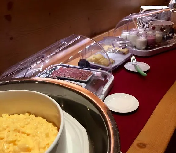 Oustalet Готель