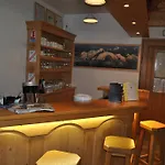 أوستاليه فندق 3*
